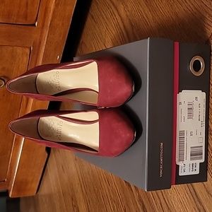 Vince Camuto pointy toe pumps size 5.5M